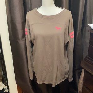 Vintage top ,more like a small or medium to me.